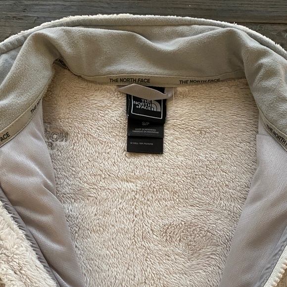 The North Face Off-White Fleece Jacket - Picture 2 of 5